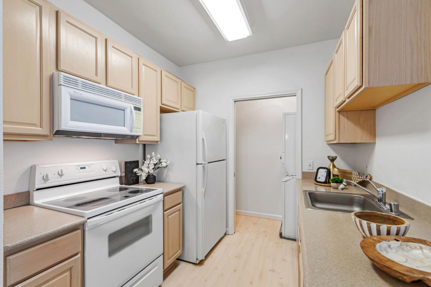 Detail Gallery Image 6 of 19 For 2255 Showers Dr #251,  Mountain View,  CA 94040 - 2 Beds | 2 Baths