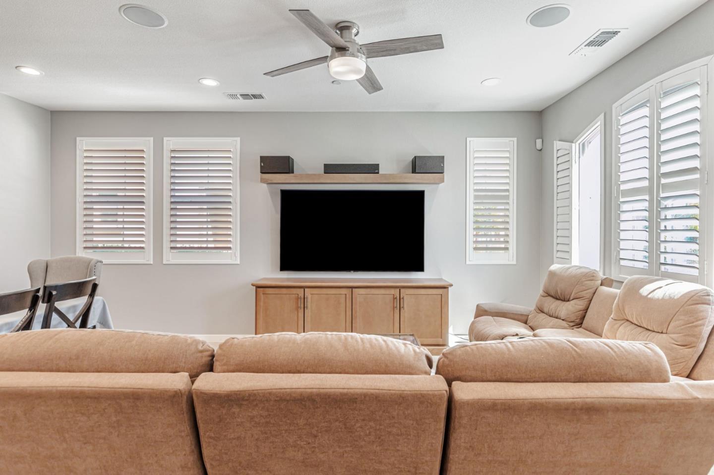 Detail Gallery Image 10 of 53 For 810 Saint Rufina Ln, Morgan Hill,  CA 95037 - 3 Beds | 2/1 Baths