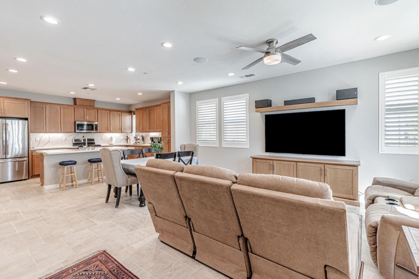 Detail Gallery Image 11 of 53 For 810 Saint Rufina Ln, Morgan Hill,  CA 95037 - 3 Beds | 2/1 Baths