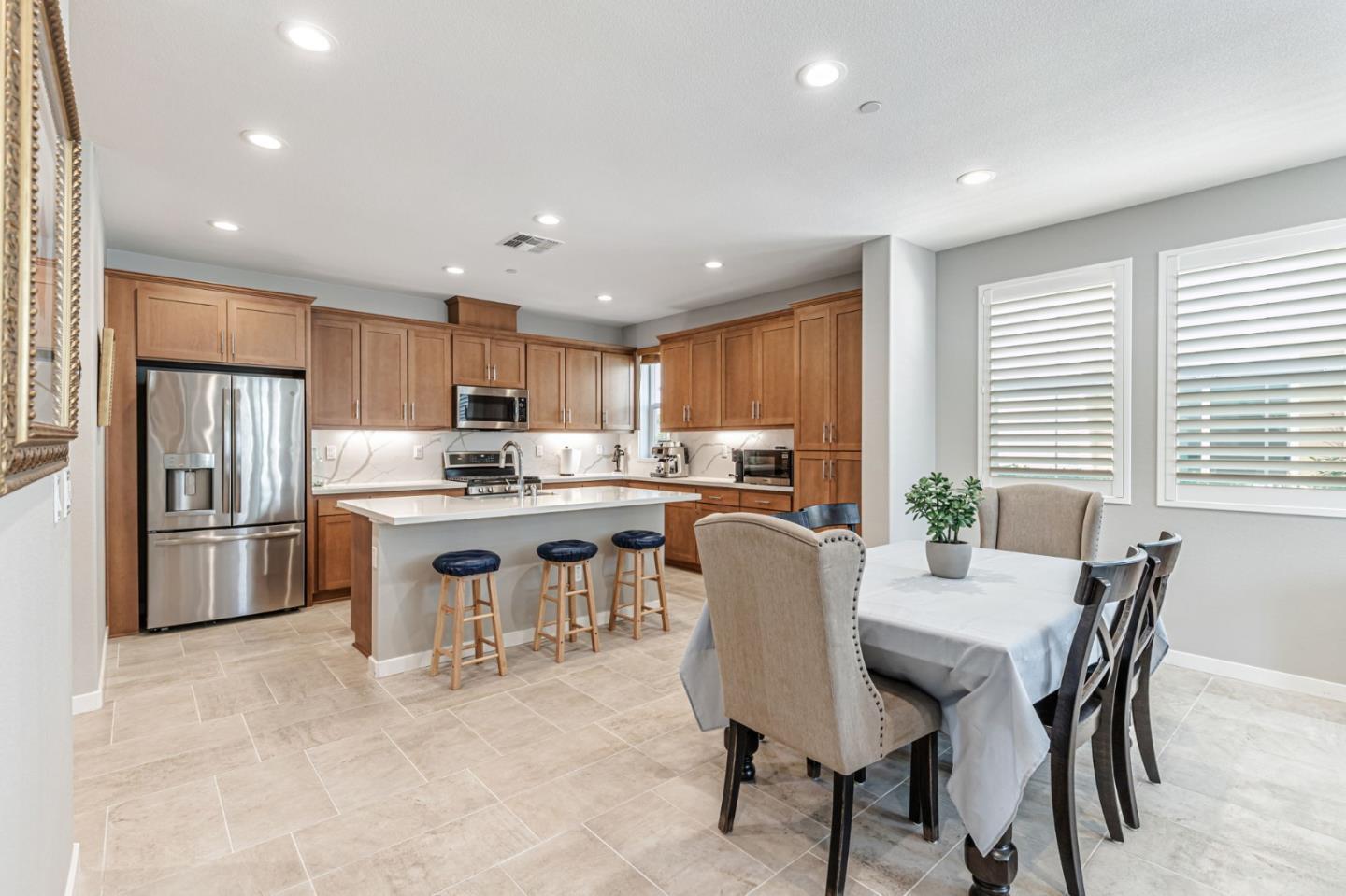 Detail Gallery Image 15 of 53 For 810 Saint Rufina Ln, Morgan Hill,  CA 95037 - 3 Beds | 2/1 Baths