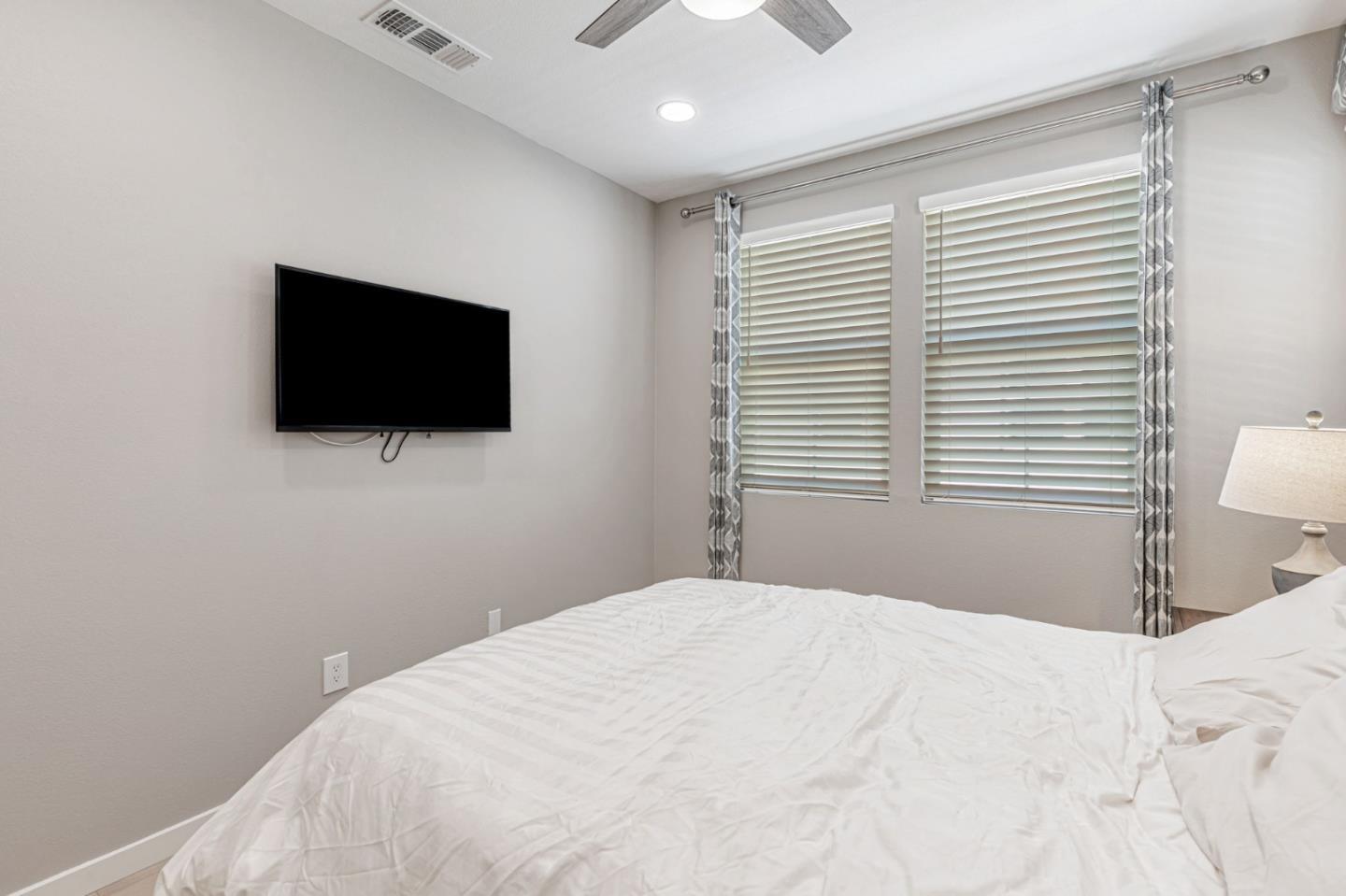 Detail Gallery Image 33 of 53 For 810 Saint Rufina Ln, Morgan Hill,  CA 95037 - 3 Beds | 2/1 Baths