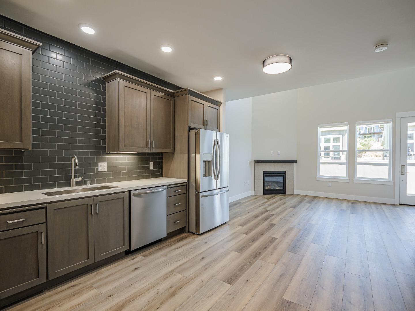 Detail Gallery Image 15 of 31 For 116 Aptos Village Way #2,  Aptos,  CA 95003 - 2 Beds | 2 Baths