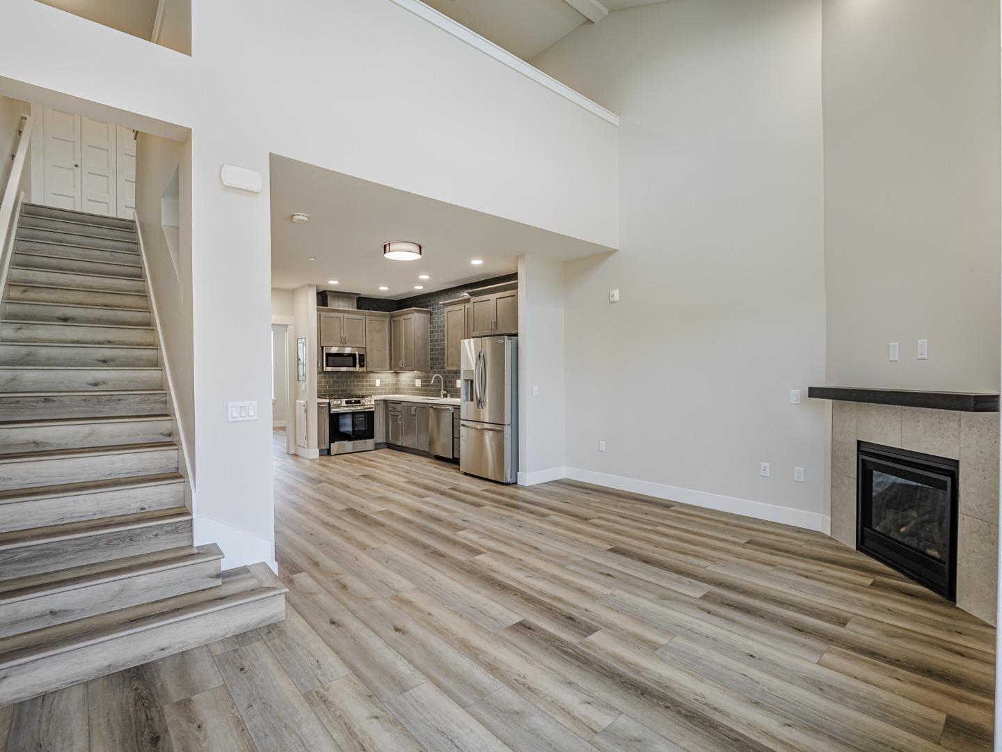 Detail Gallery Image 3 of 31 For 116 Aptos Village Way #2,  Aptos,  CA 95003 - 2 Beds | 2 Baths