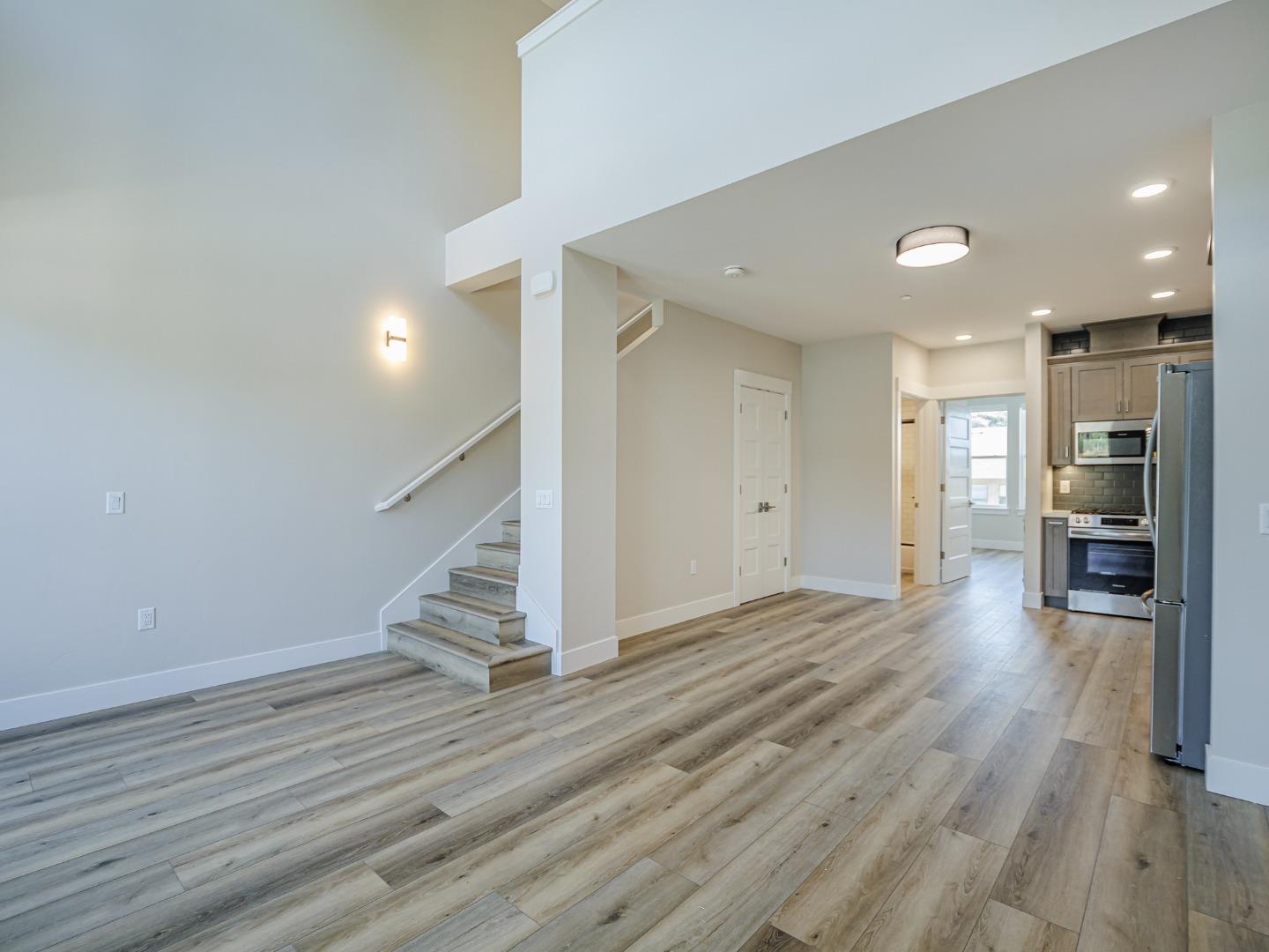 Detail Gallery Image 4 of 31 For 116 Aptos Village Way #2,  Aptos,  CA 95003 - 2 Beds | 2 Baths