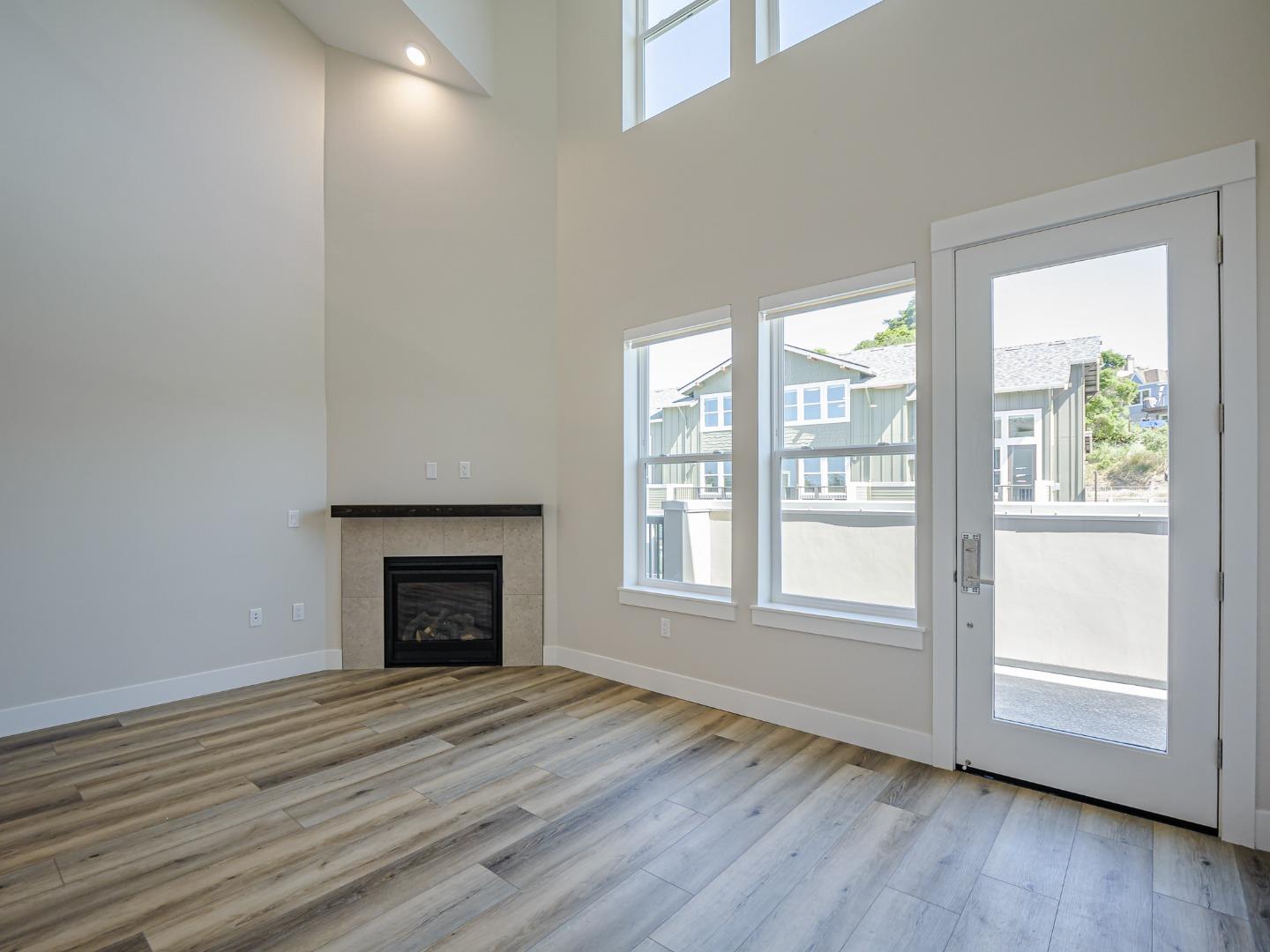 Detail Gallery Image 6 of 31 For 116 Aptos Village Way #2,  Aptos,  CA 95003 - 2 Beds | 2 Baths