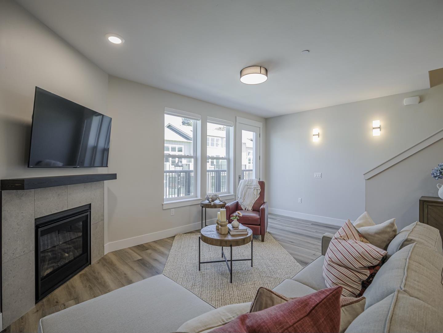 Detail Gallery Image 7 of 31 For 116 Aptos Village Way #2,  Aptos,  CA 95003 - 2 Beds | 2 Baths