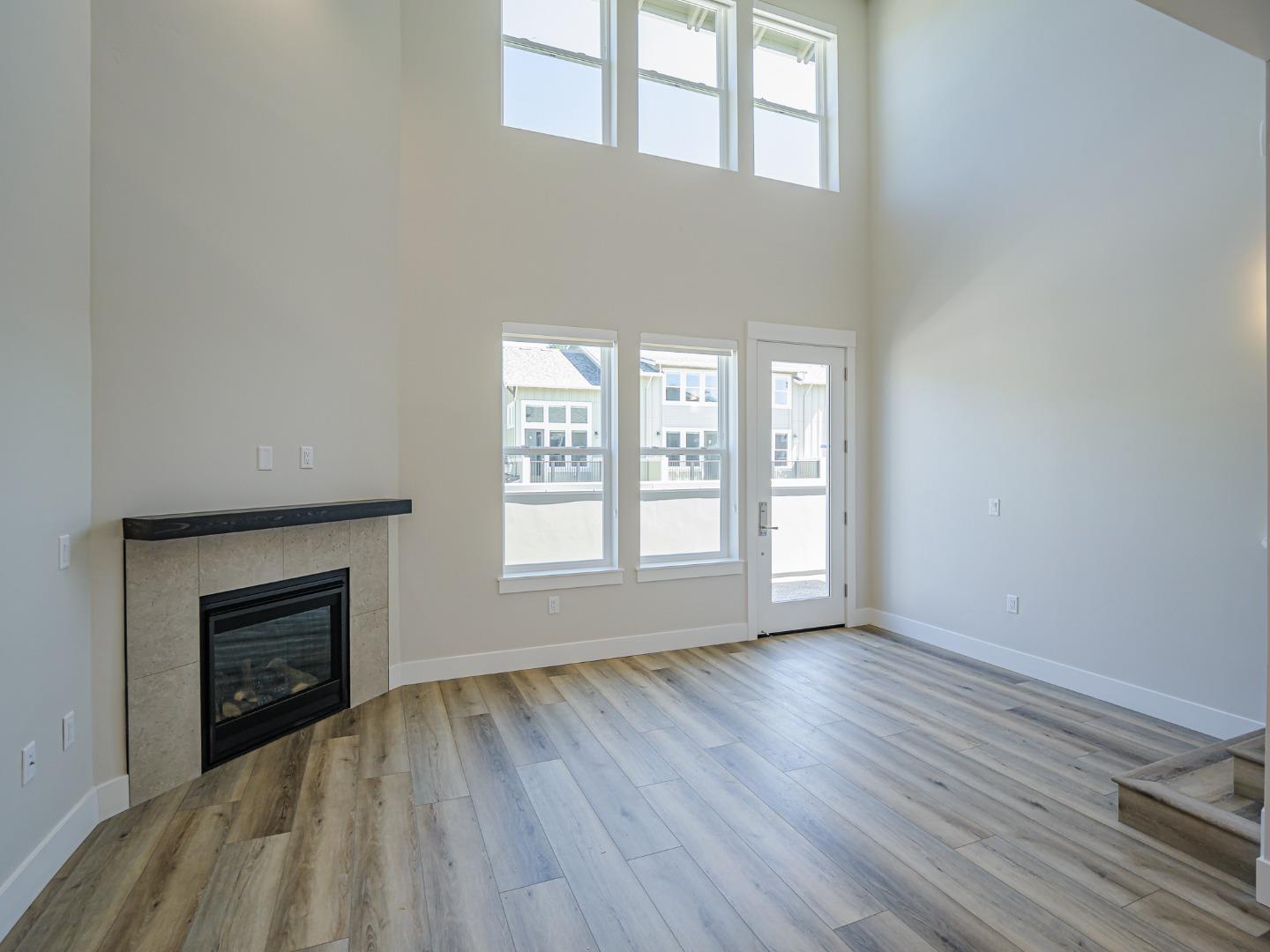 Detail Gallery Image 8 of 31 For 116 Aptos Village Way #2,  Aptos,  CA 95003 - 2 Beds | 2 Baths