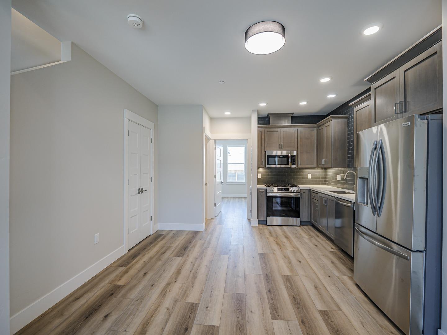 Detail Gallery Image 9 of 31 For 116 Aptos Village Way #2,  Aptos,  CA 95003 - 2 Beds | 2 Baths