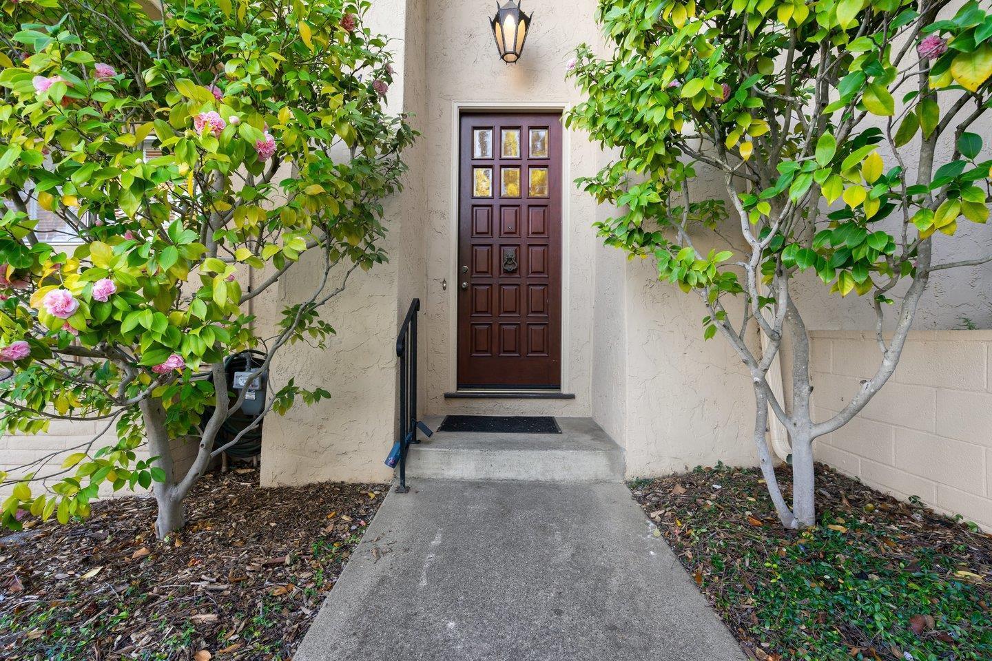 Detail Gallery Image 2 of 15 For 18400 Overlook Rd #41,  Los Gatos,  CA 95030 - 3 Beds | 2/1 Baths