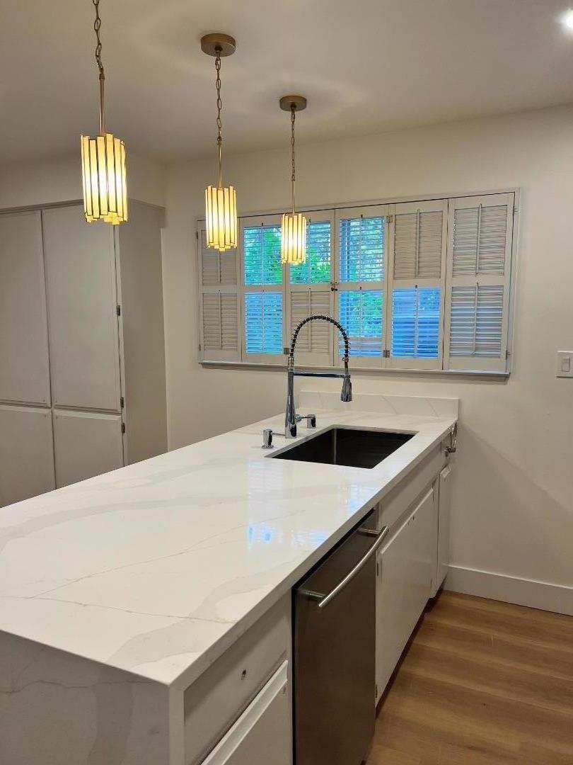 Detail Gallery Image 4 of 15 For 18400 Overlook Rd #41,  Los Gatos,  CA 95030 - 3 Beds | 2/1 Baths