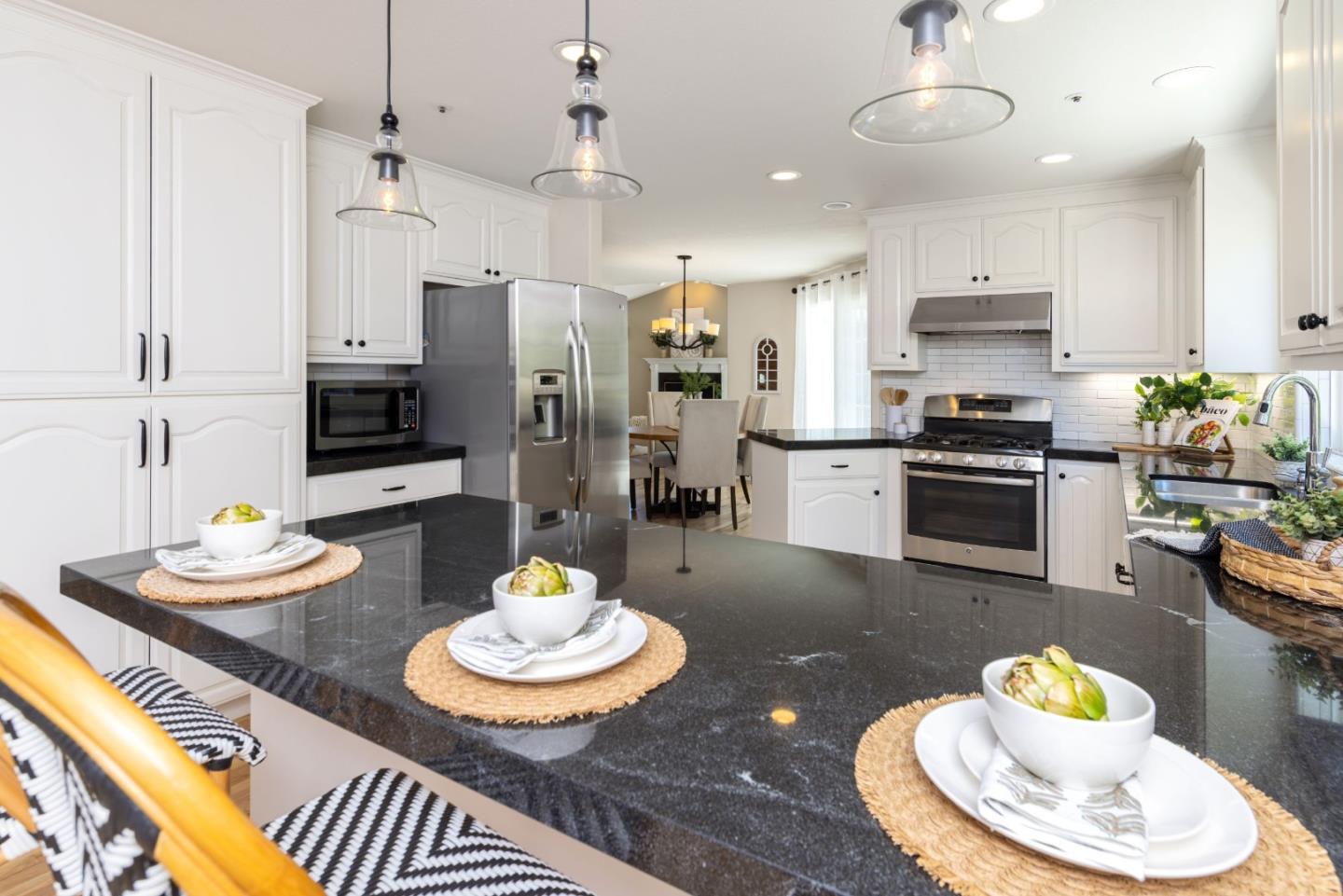 Detail Gallery Image 11 of 39 For 123 Reed Way, Santa Cruz,  CA 95060 - 3 Beds | 2/1 Baths