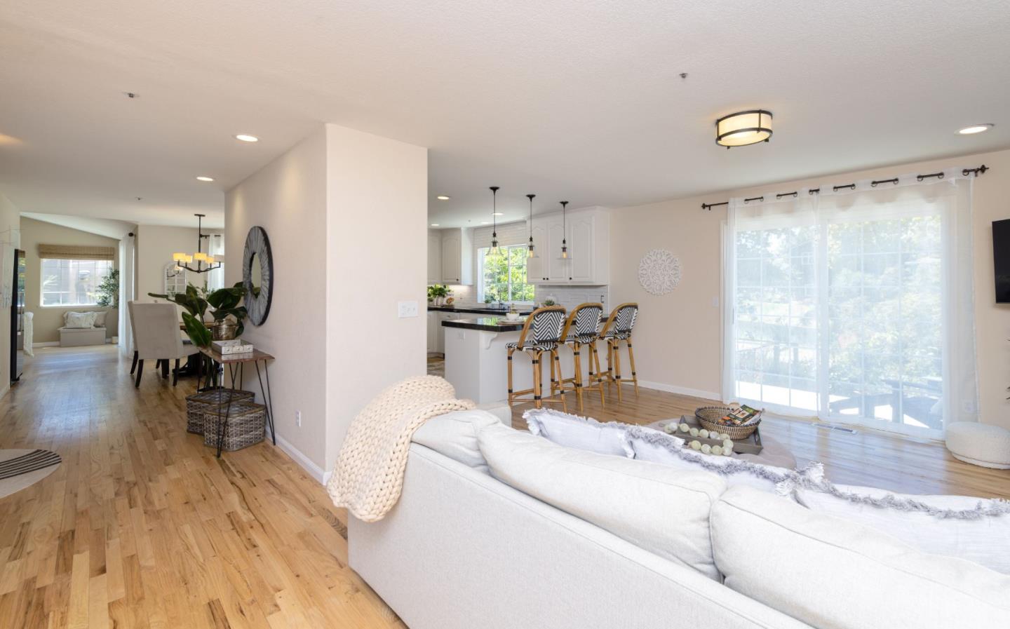 Detail Gallery Image 14 of 39 For 123 Reed Way, Santa Cruz,  CA 95060 - 3 Beds | 2/1 Baths