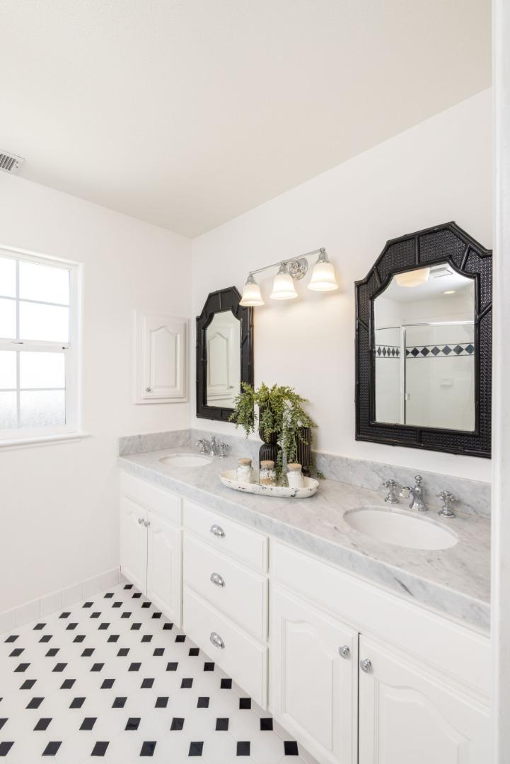 Detail Gallery Image 18 of 39 For 123 Reed Way, Santa Cruz,  CA 95060 - 3 Beds | 2/1 Baths