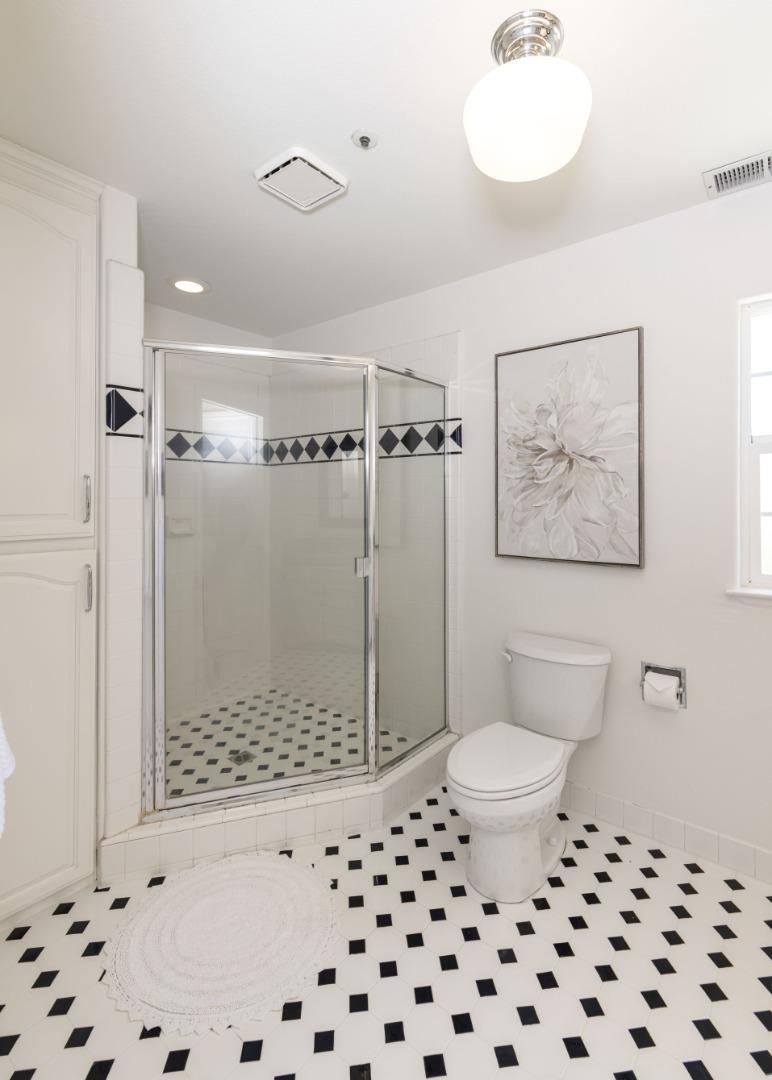 Detail Gallery Image 19 of 39 For 123 Reed Way, Santa Cruz,  CA 95060 - 3 Beds | 2/1 Baths