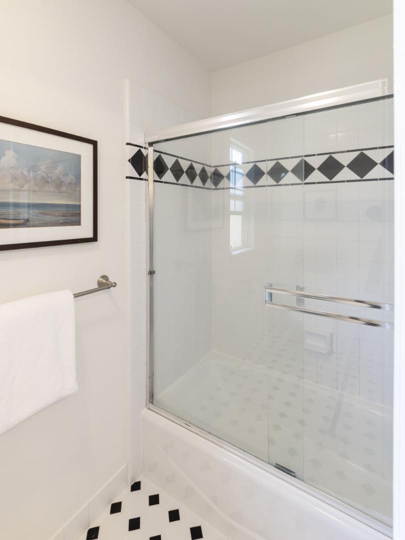 Detail Gallery Image 24 of 39 For 123 Reed Way, Santa Cruz,  CA 95060 - 3 Beds | 2/1 Baths
