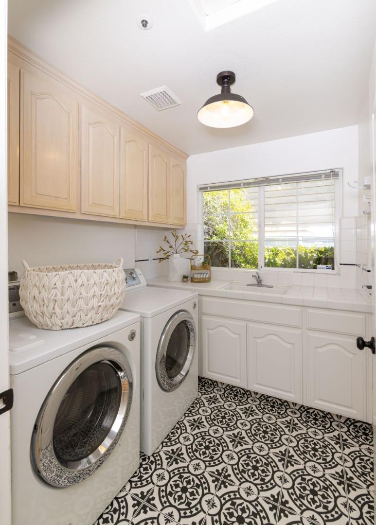 Detail Gallery Image 26 of 39 For 123 Reed Way, Santa Cruz,  CA 95060 - 3 Beds | 2/1 Baths