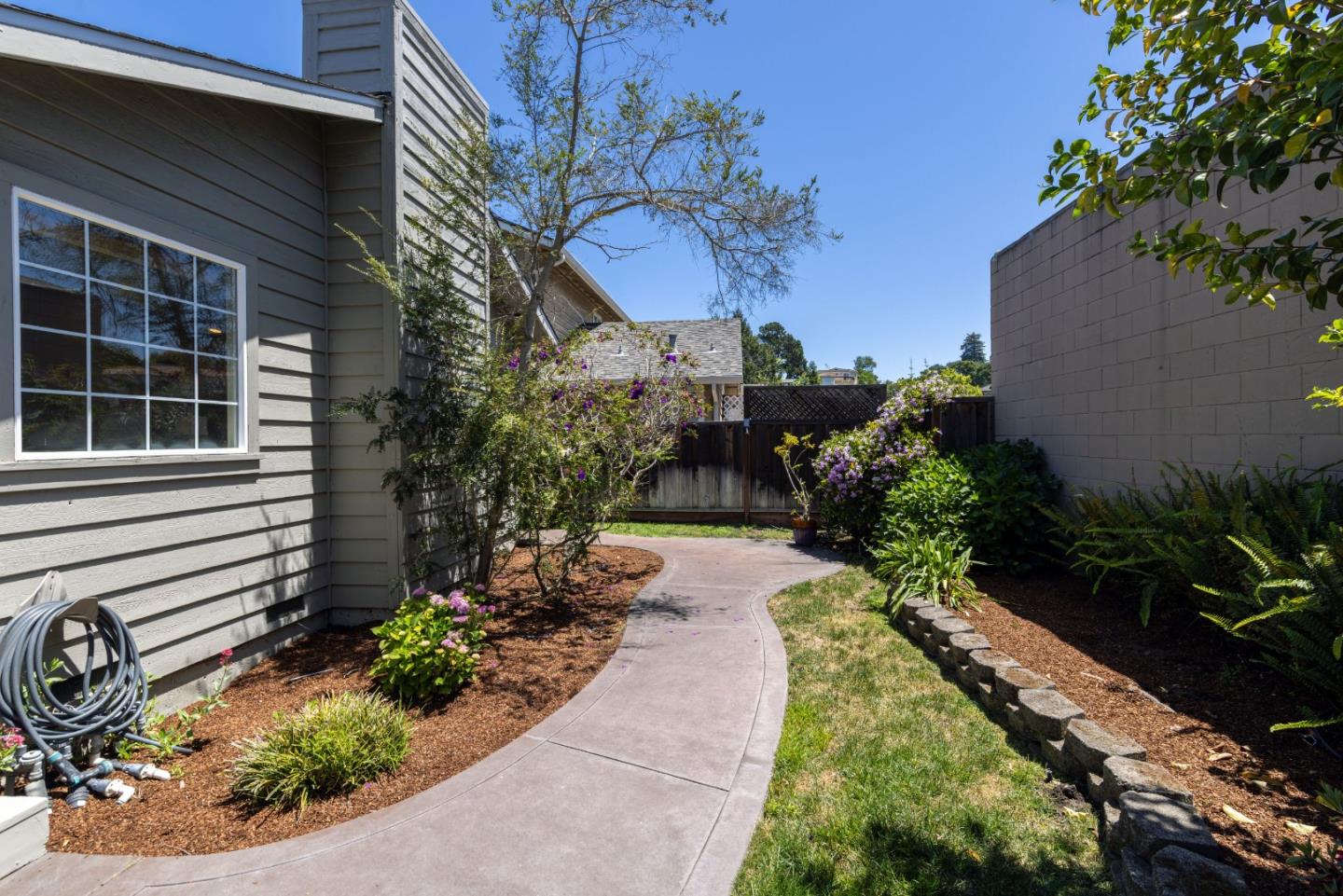 Detail Gallery Image 30 of 39 For 123 Reed Way, Santa Cruz,  CA 95060 - 3 Beds | 2/1 Baths