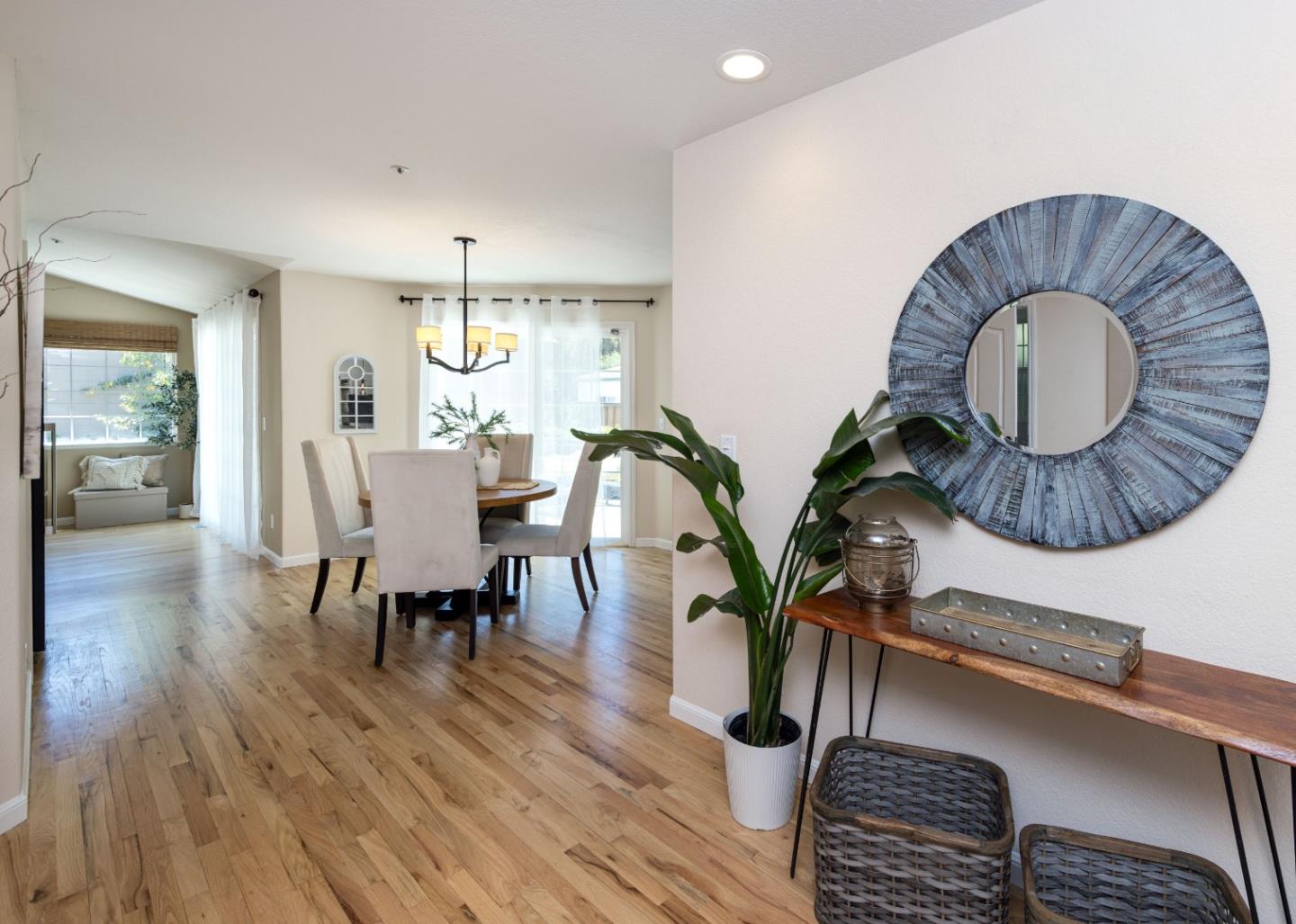 Detail Gallery Image 5 of 39 For 123 Reed Way, Santa Cruz,  CA 95060 - 3 Beds | 2/1 Baths