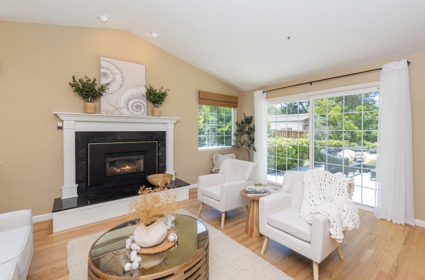 Detail Gallery Image 7 of 39 For 123 Reed Way, Santa Cruz,  CA 95060 - 3 Beds | 2/1 Baths