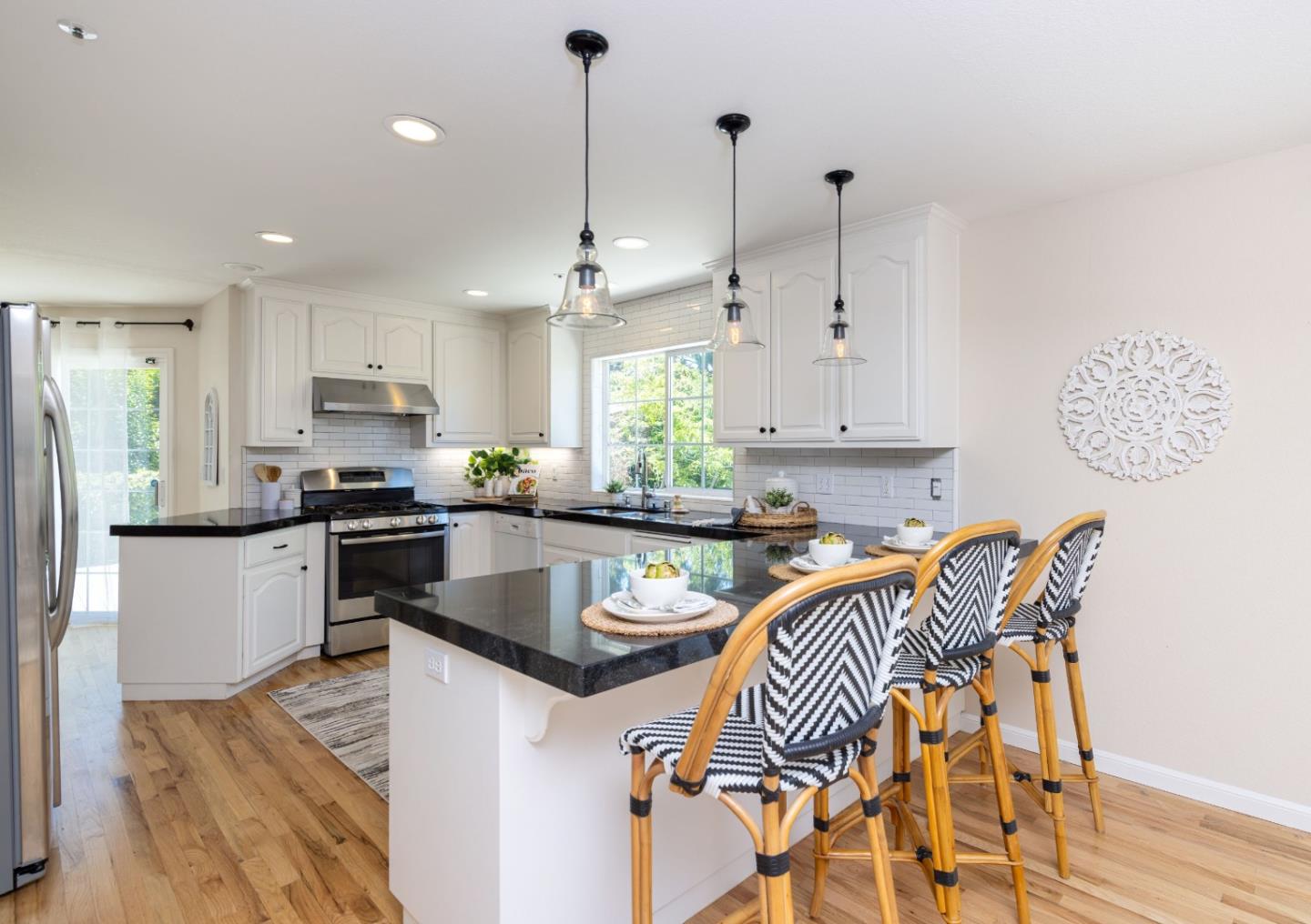 Detail Gallery Image 9 of 39 For 123 Reed Way, Santa Cruz,  CA 95060 - 3 Beds | 2/1 Baths
