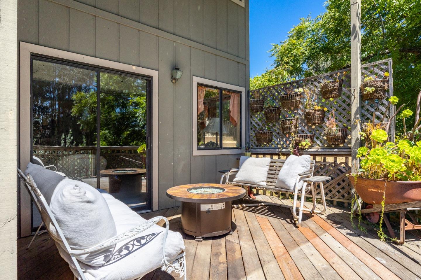 Detail Gallery Image 14 of 89 For 222 Manfre Rd, Watsonville,  CA 95076 - 3 Beds | 2/1 Baths