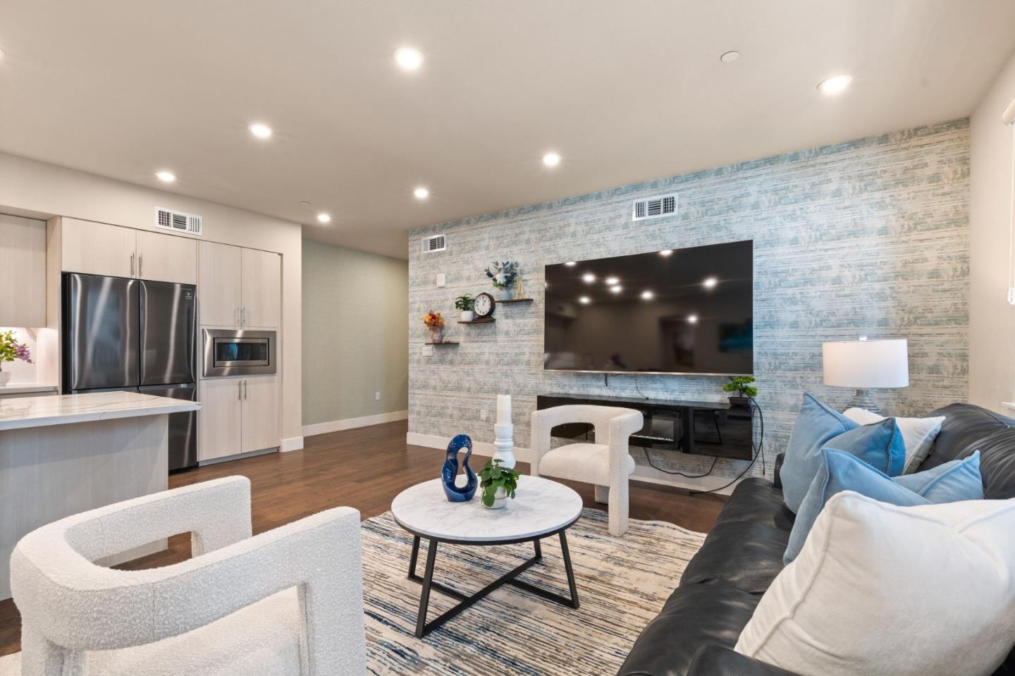 Detail Gallery Image 17 of 39 For 45049 Challenge #203,  Fremont,  CA 94538 - 3 Beds | 2 Baths