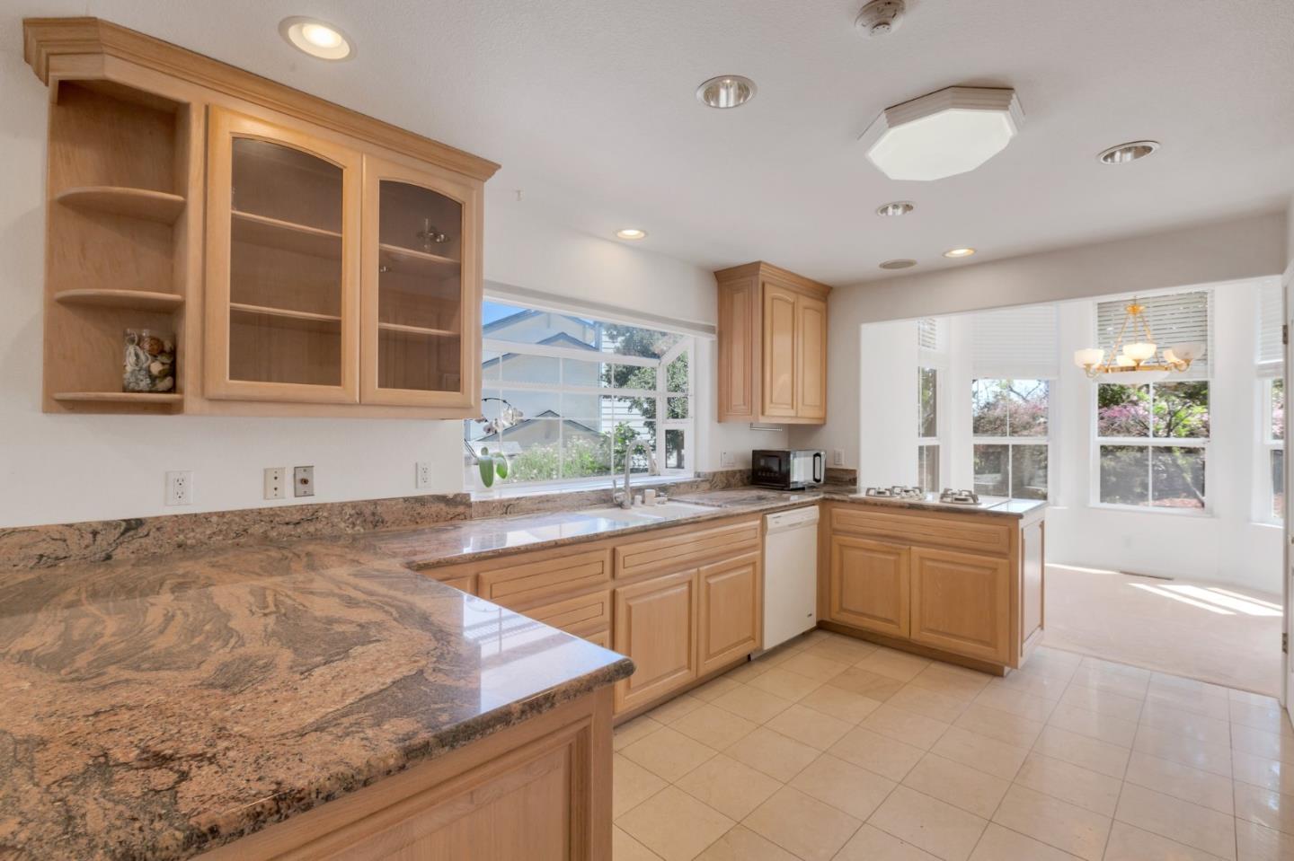 Detail Gallery Image 16 of 49 For 12189 Parker Ranch Rd, Saratoga,  CA 95070 - 4 Beds | 3/1 Baths