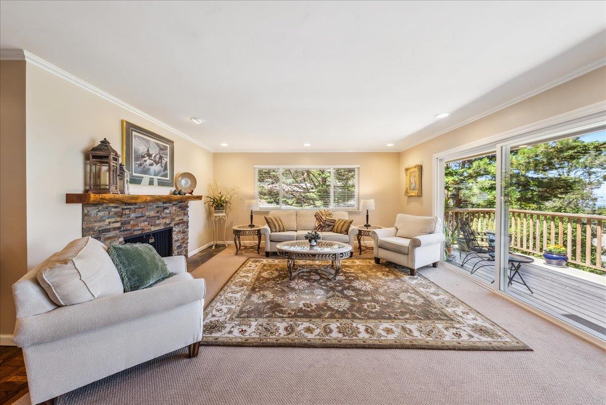 Detail Gallery Image 11 of 93 For 1 Windsor Rise, Monterey,  CA 93940 - 3 Beds | 2/1 Baths