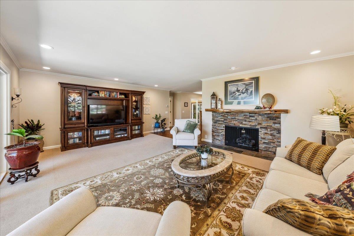 Detail Gallery Image 13 of 93 For 1 Windsor Rise, Monterey,  CA 93940 - 3 Beds | 2/1 Baths