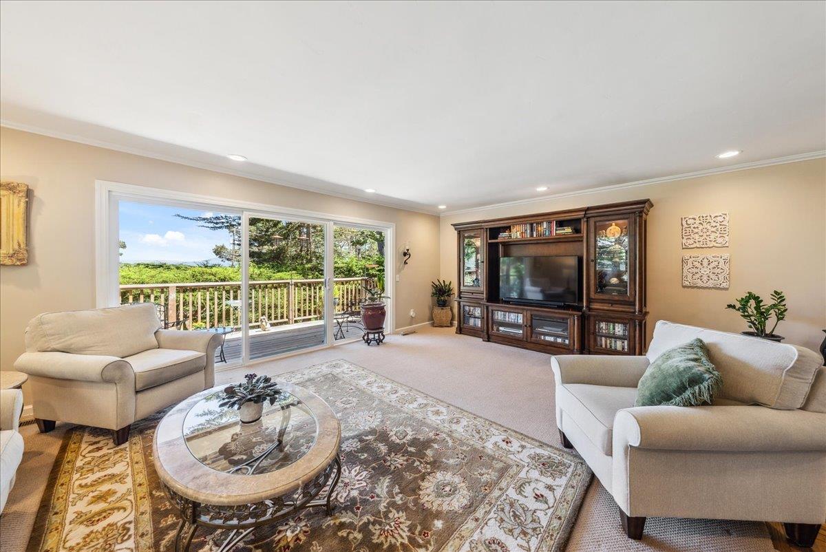 Detail Gallery Image 3 of 93 For 1 Windsor Rise, Monterey,  CA 93940 - 3 Beds | 2/1 Baths
