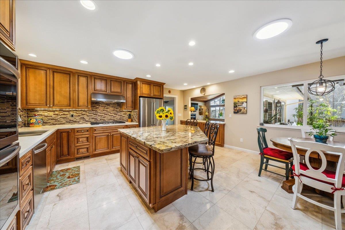 Detail Gallery Image 46 of 93 For 1 Windsor Rise, Monterey,  CA 93940 - 3 Beds | 2/1 Baths