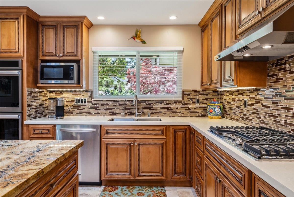 Detail Gallery Image 48 of 93 For 1 Windsor Rise, Monterey,  CA 93940 - 3 Beds | 2/1 Baths