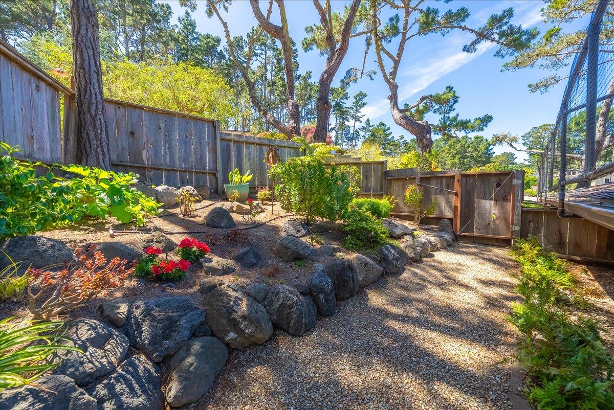 Detail Gallery Image 67 of 93 For 1 Windsor Rise, Monterey,  CA 93940 - 3 Beds | 2/1 Baths