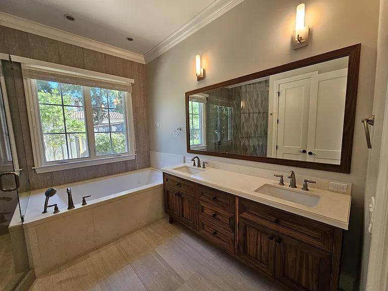 Detail Gallery Image 7 of 33 For 555 Darrell Rd, Hillsborough,  CA 94010 - 4 Beds | 2/1 Baths