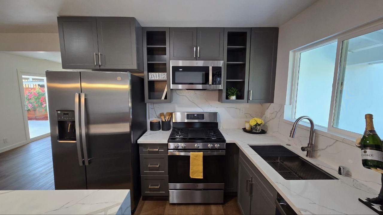 Detail Gallery Image 5 of 28 For 204 Santa Rosa Dr, San Jose,  CA 95111 - 3 Beds | 2 Baths
