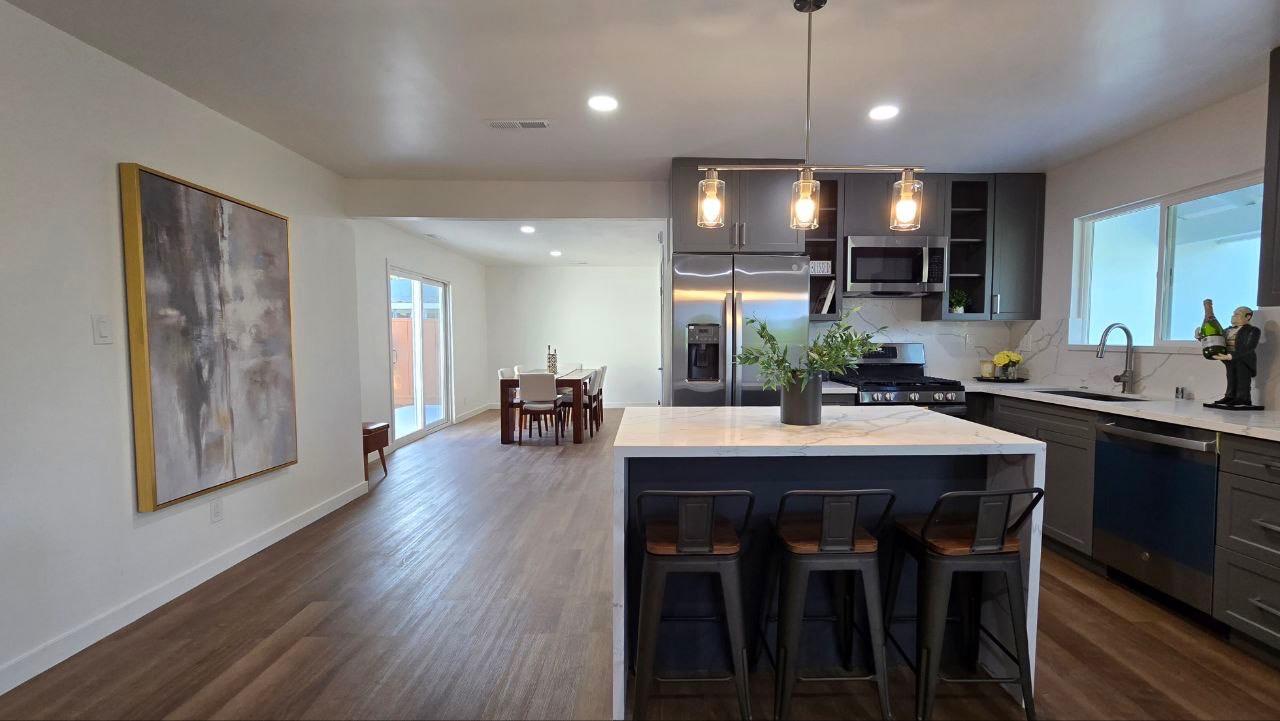 Detail Gallery Image 7 of 28 For 204 Santa Rosa Dr, San Jose,  CA 95111 - 3 Beds | 2 Baths