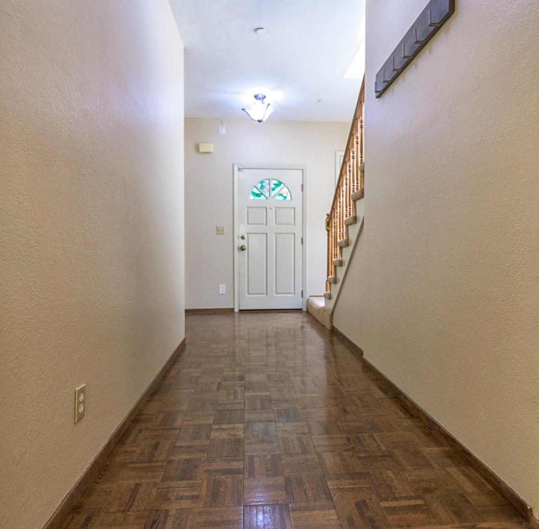 Detail Gallery Image 13 of 33 For 991 La Mesa Ter #D,  Sunnyvale,  CA 94086 - 2 Beds | 2/1 Baths