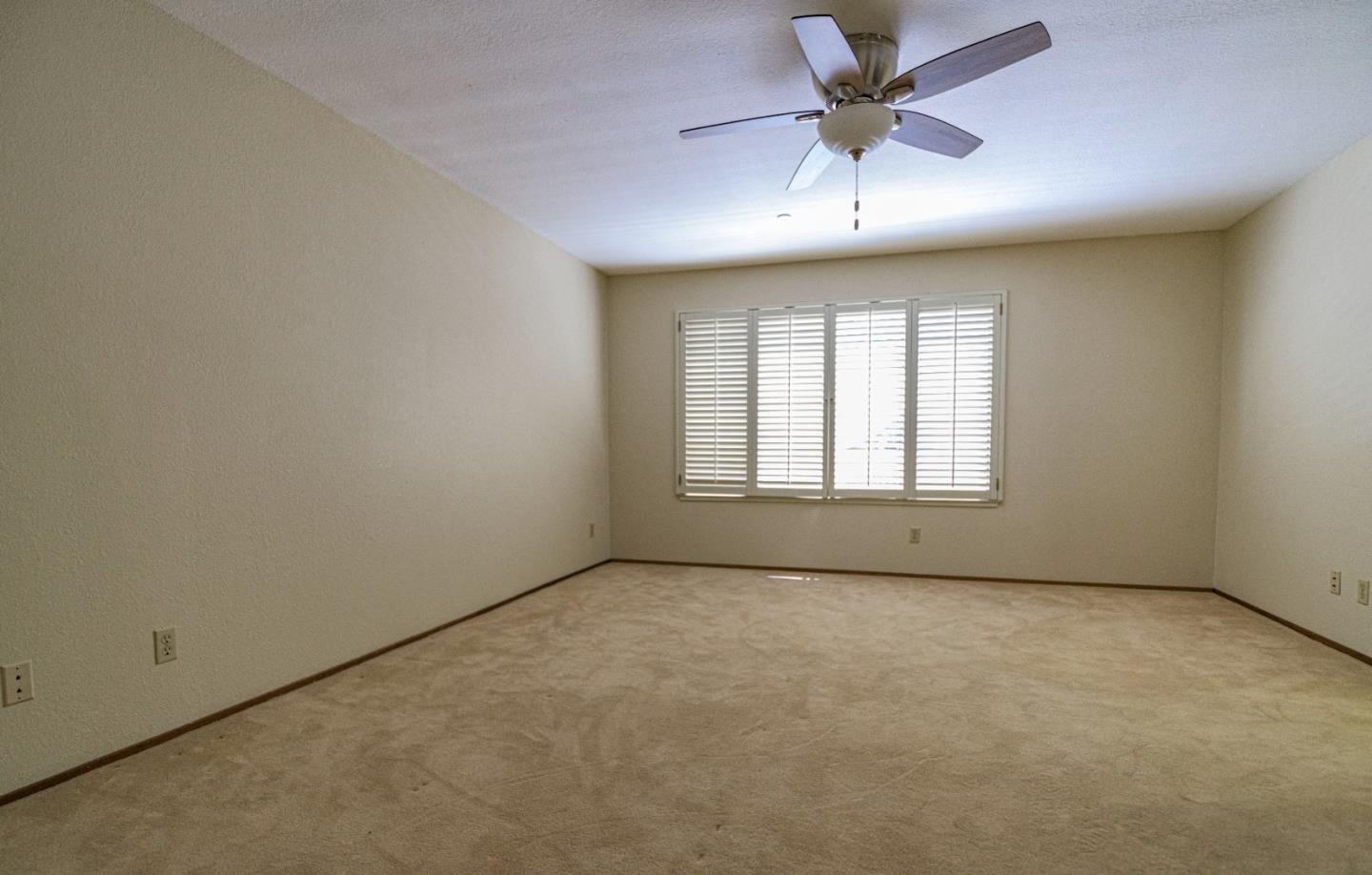 Detail Gallery Image 23 of 33 For 991 La Mesa Ter #D,  Sunnyvale,  CA 94086 - 2 Beds | 2/1 Baths