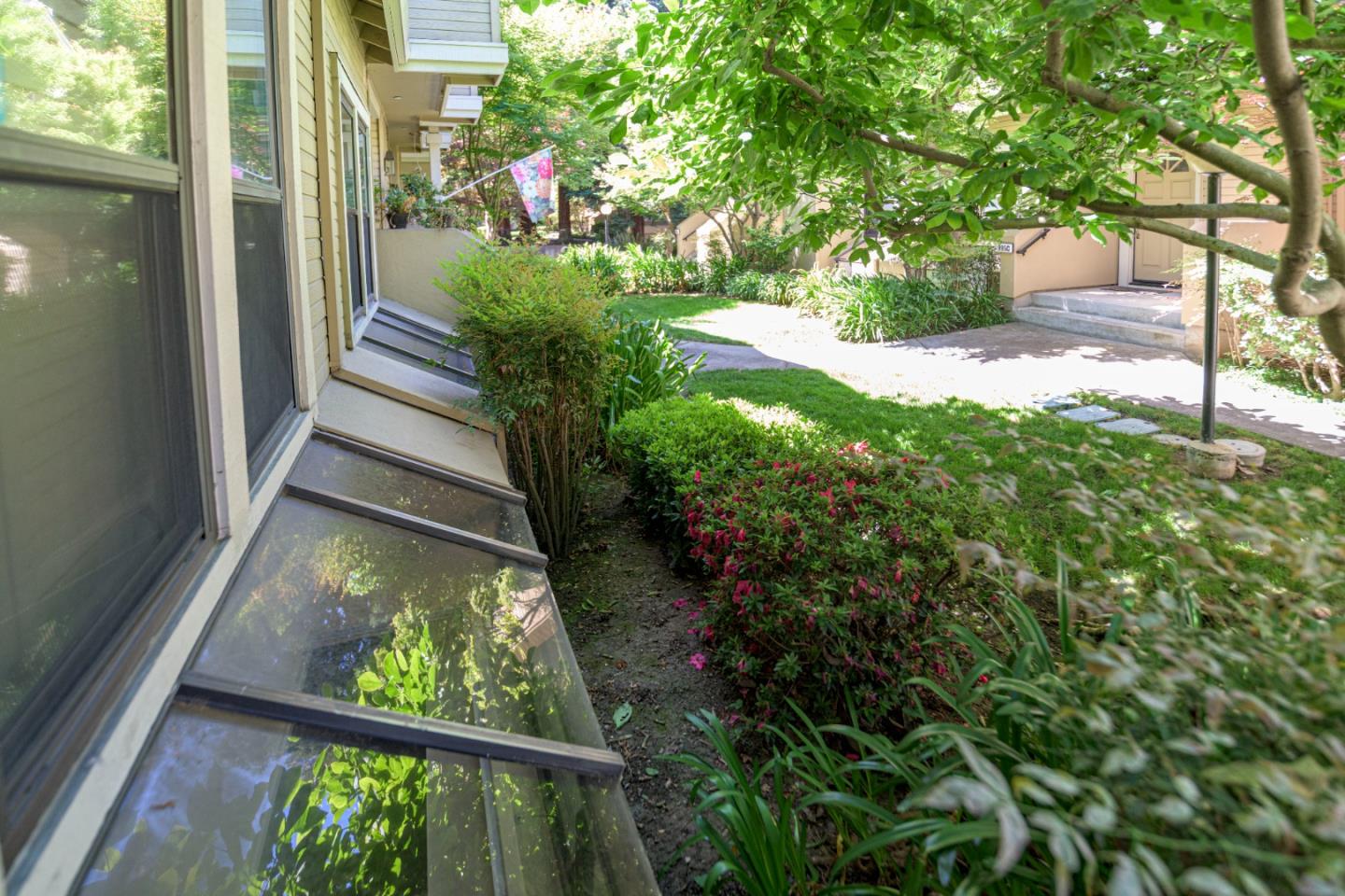 Detail Gallery Image 32 of 33 For 991 La Mesa Ter #D,  Sunnyvale,  CA 94086 - 2 Beds | 2/1 Baths