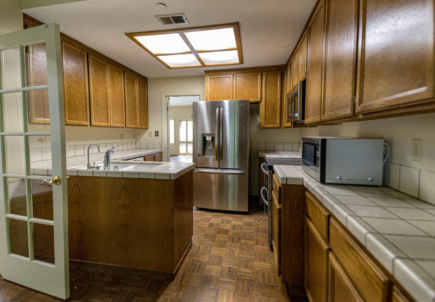 Detail Gallery Image 7 of 33 For 991 La Mesa Ter #D,  Sunnyvale,  CA 94086 - 2 Beds | 2/1 Baths
