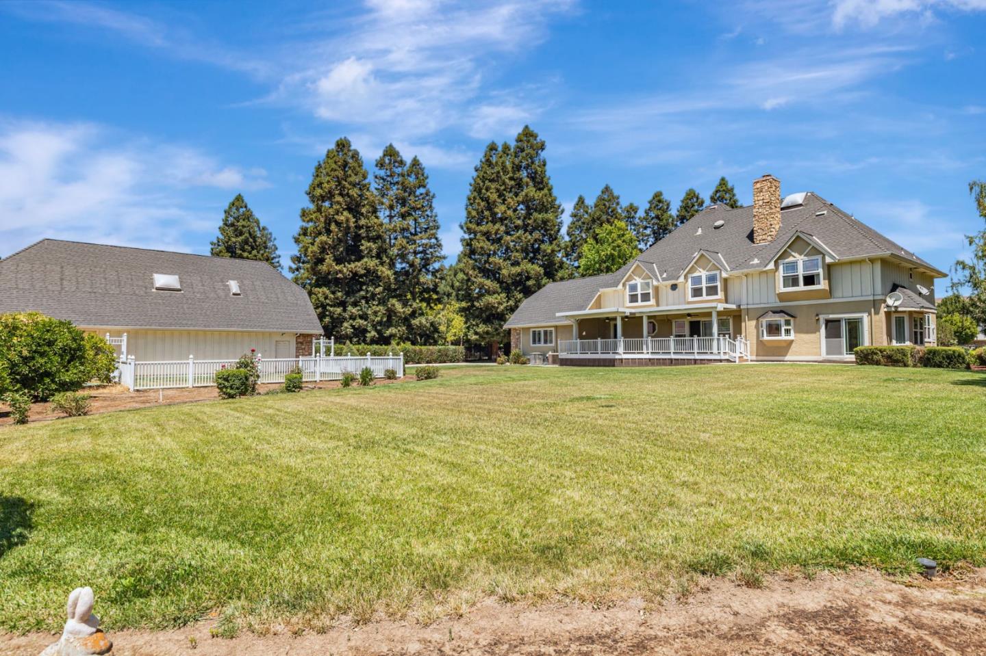 Detail Gallery Image 11 of 49 For 9885 Lantz Dr, Morgan Hill,  CA 95037 - 5 Beds | 4/1 Baths