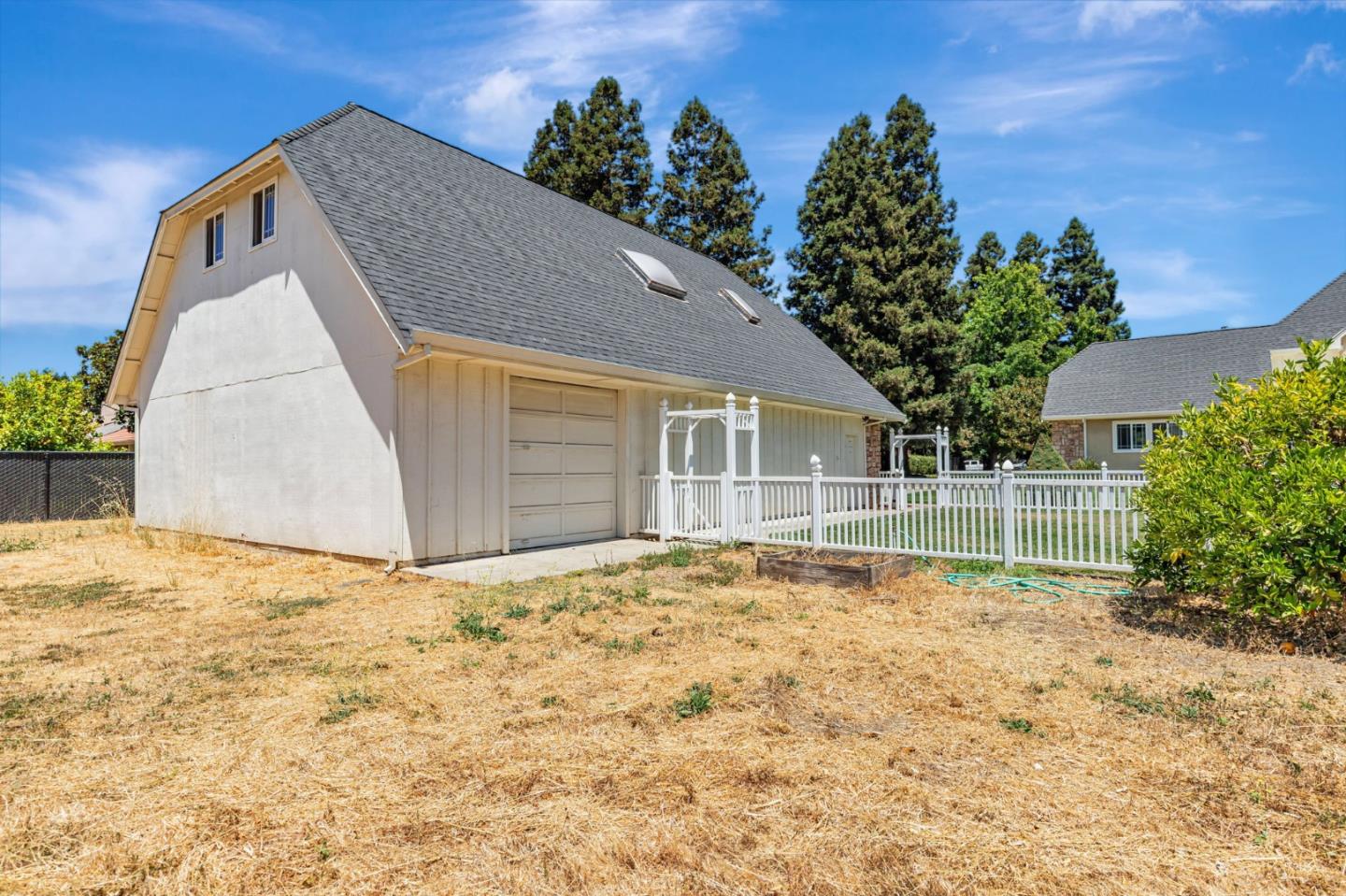 Detail Gallery Image 13 of 49 For 9885 Lantz Dr, Morgan Hill,  CA 95037 - 5 Beds | 4/1 Baths