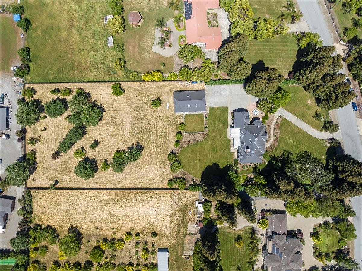 Detail Gallery Image 17 of 49 For 9885 Lantz Dr, Morgan Hill,  CA 95037 - 5 Beds | 4/1 Baths