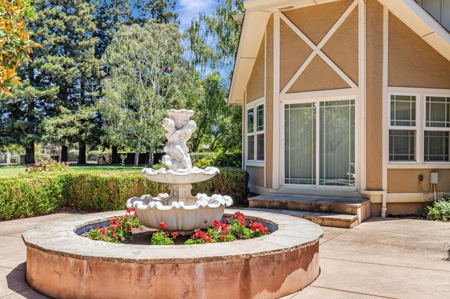 Detail Gallery Image 8 of 49 For 9885 Lantz Dr, Morgan Hill,  CA 95037 - 5 Beds | 4/1 Baths