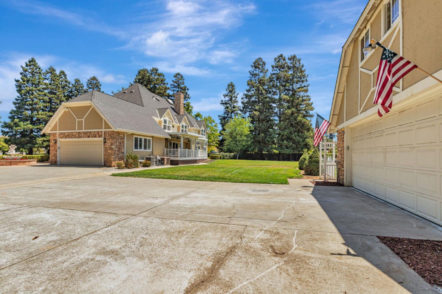 Detail Gallery Image 9 of 49 For 9885 Lantz Dr, Morgan Hill,  CA 95037 - 5 Beds | 4/1 Baths