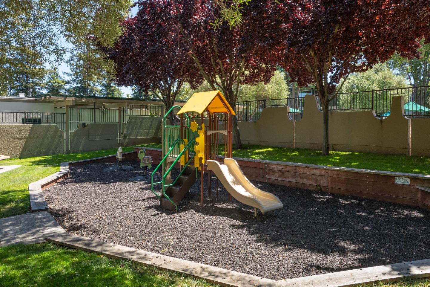 Detail Gallery Image 21 of 22 For 928 Peninsula Ave #312,  San Mateo,  CA 94401 - 2 Beds | 2 Baths