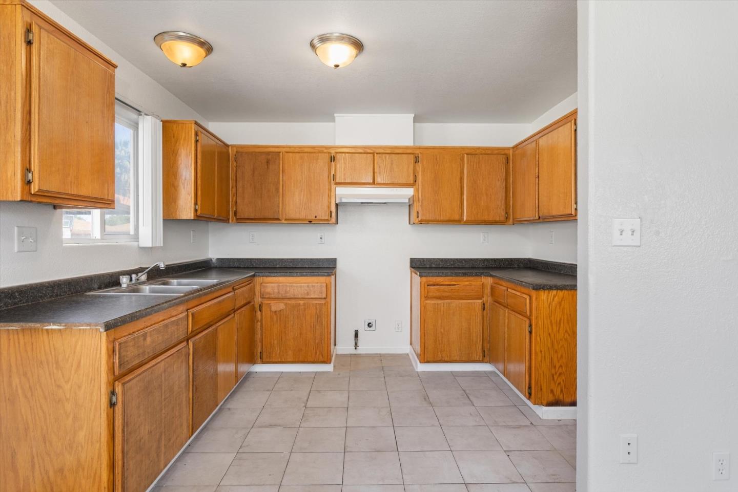 Detail Gallery Image 11 of 28 For 132 Center, Taft,  CA 93268 - 3 Beds | 1 Baths