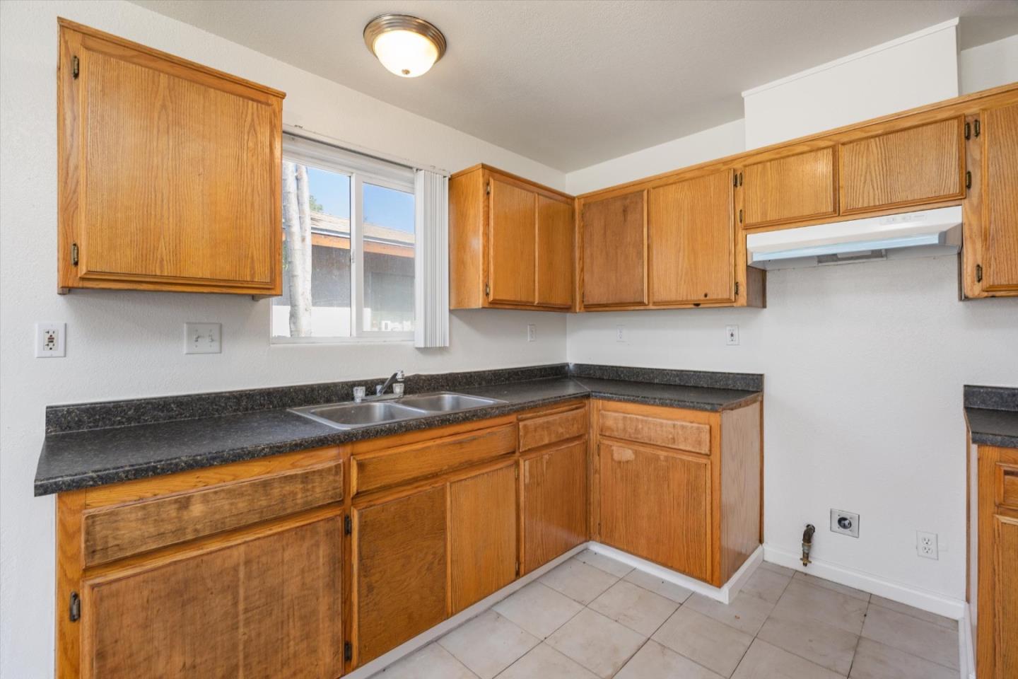 Detail Gallery Image 12 of 28 For 132 Center, Taft,  CA 93268 - 3 Beds | 1 Baths