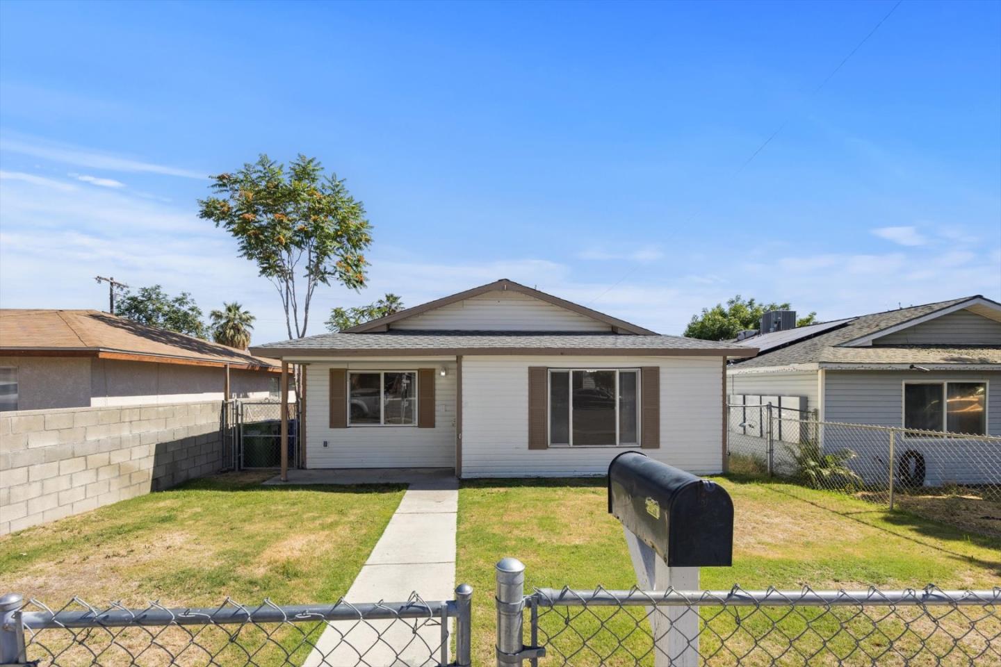 Detail Gallery Image 2 of 28 For 132 Center, Taft,  CA 93268 - 3 Beds | 1 Baths