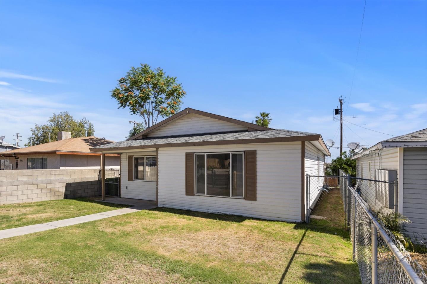 Detail Gallery Image 3 of 28 For 132 Center, Taft,  CA 93268 - 3 Beds | 1 Baths